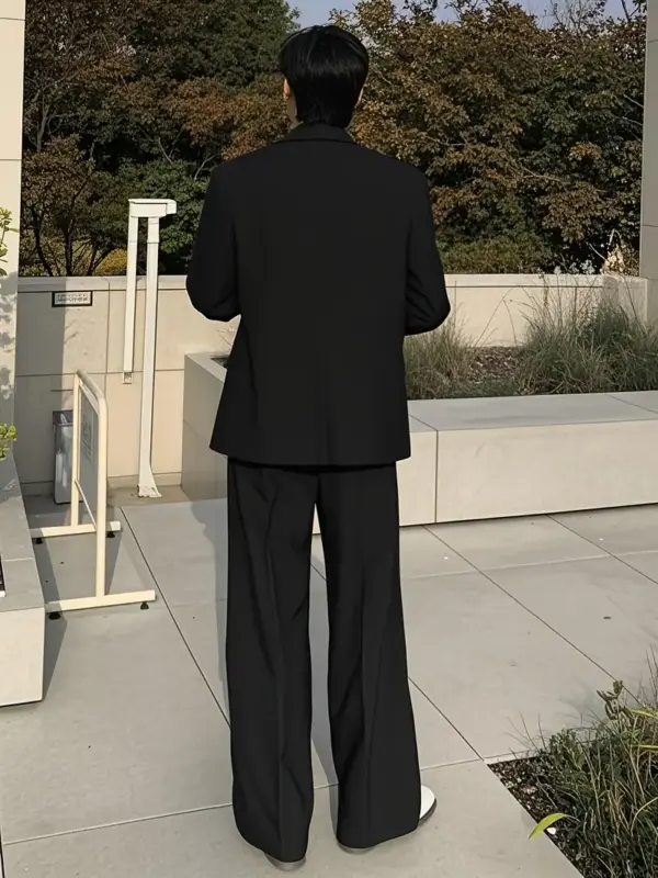 Trendy Single-Breasted Men's Blazer with Chest Pockets - Image 4